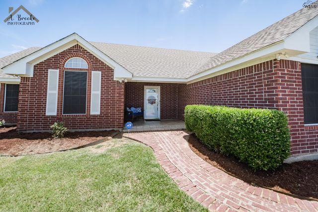 800 SHORELINE DRIVE, Wichita Falls, TX 76308