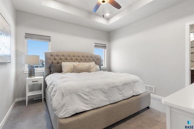 4024 S Appollonia Ct Court, Sioux Falls, SD 57110