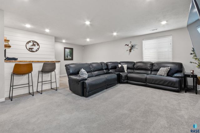 4024 S Appollonia Ct Court, Sioux Falls, SD 57110