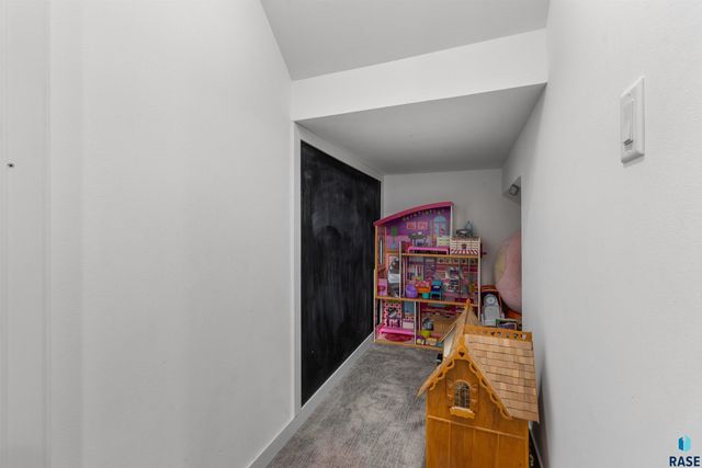 4024 S Appollonia Ct Court, Sioux Falls, SD 57110