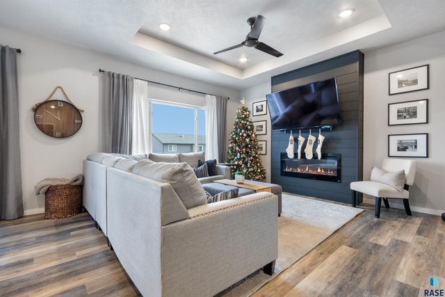 4024 S Appollonia Ct Court, Sioux Falls, SD 57110