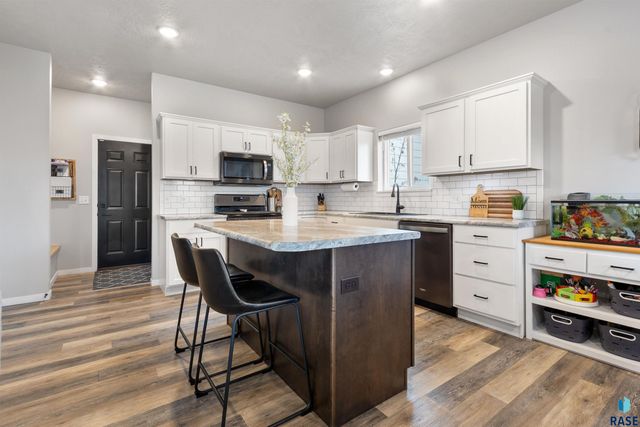 4024 S Appollonia Ct Court, Sioux Falls, SD 57110