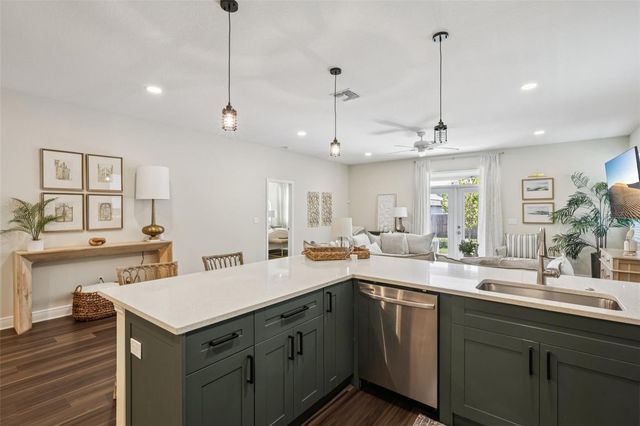 1807 E POWHATAN AVENUE, Tampa, FL 33610