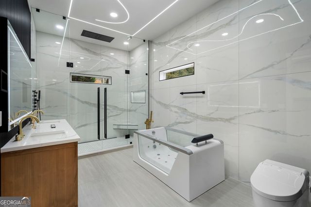 2764 Midway Road, Decatur, GA 30030