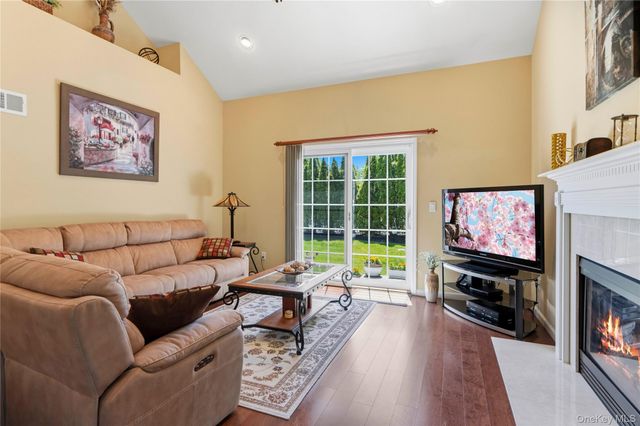 51 Eagle Circle, Bohemia, NY 11716