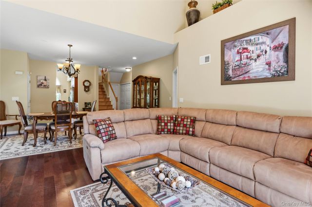 51 Eagle Circle, Bohemia, NY 11716