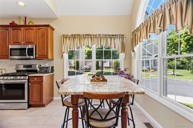 51 Eagle Circle, Bohemia, NY 11716