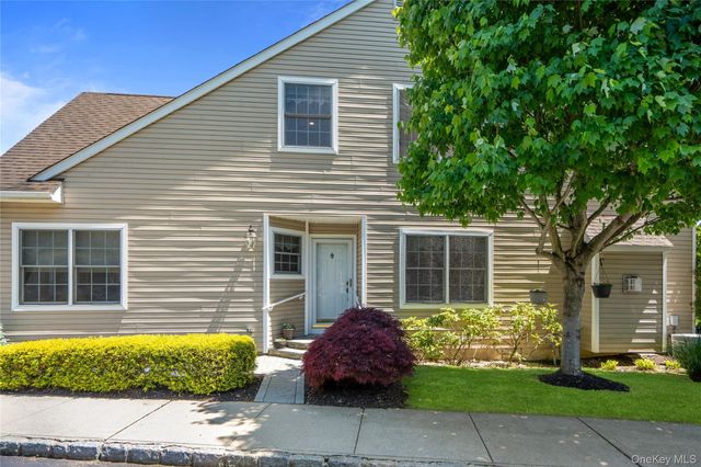 51 Eagle Circle, Bohemia, NY 11716