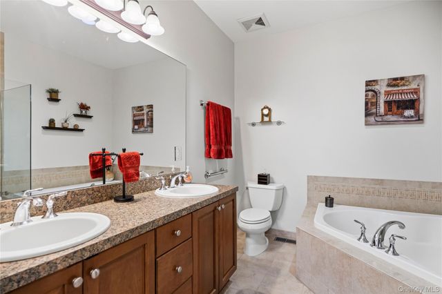 51 Eagle Circle, Bohemia, NY 11716