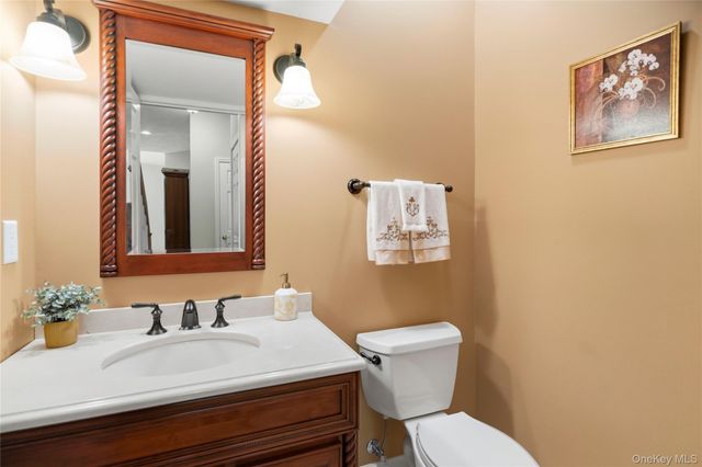 51 Eagle Circle, Bohemia, NY 11716