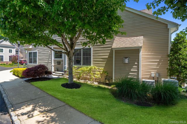 51 Eagle Circle, Bohemia, NY 11716