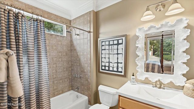 9101 Grey Pointe Drive, Knoxville, TN 37922