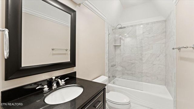 9101 Grey Pointe Drive, Knoxville, TN 37922