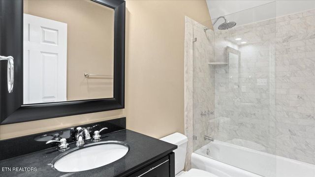9101 Grey Pointe Drive, Knoxville, TN 37922