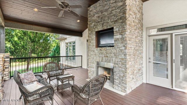 9101 Grey Pointe Drive, Knoxville, TN 37922