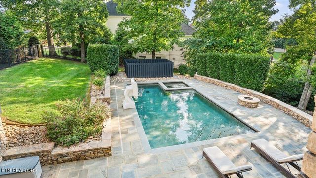 9101 Grey Pointe Drive, Knoxville, TN 37922
