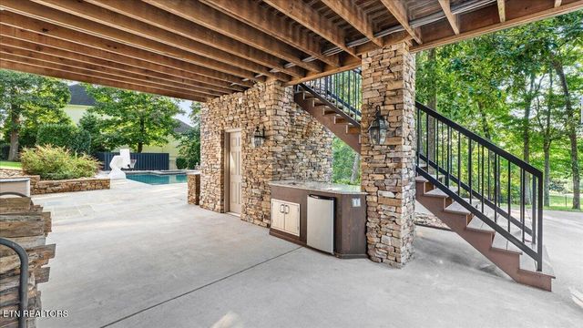9101 Grey Pointe Drive, Knoxville, TN 37922