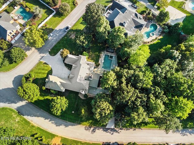 9101 Grey Pointe Drive, Knoxville, TN 37922