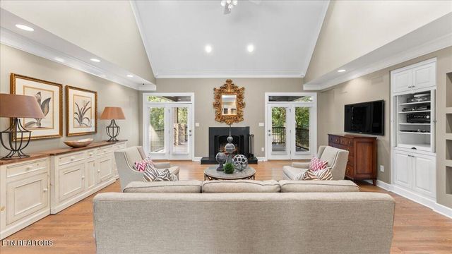 9101 Grey Pointe Drive, Knoxville, TN 37922