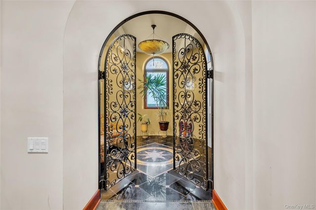 42 Dicks Castle Road, Garrison, NY 10524