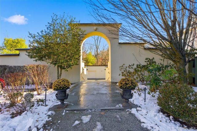 42 Dicks Castle Road, Garrison, NY 10524