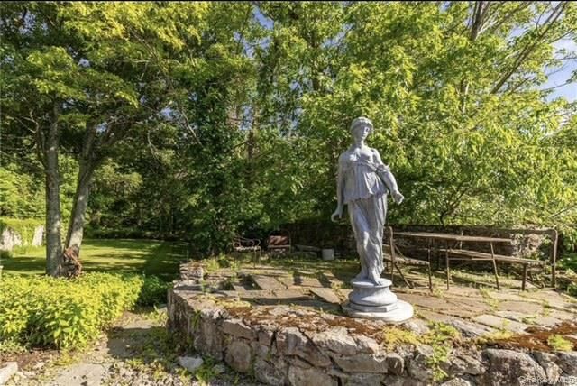 42 Dicks Castle Road, Garrison, NY 10524