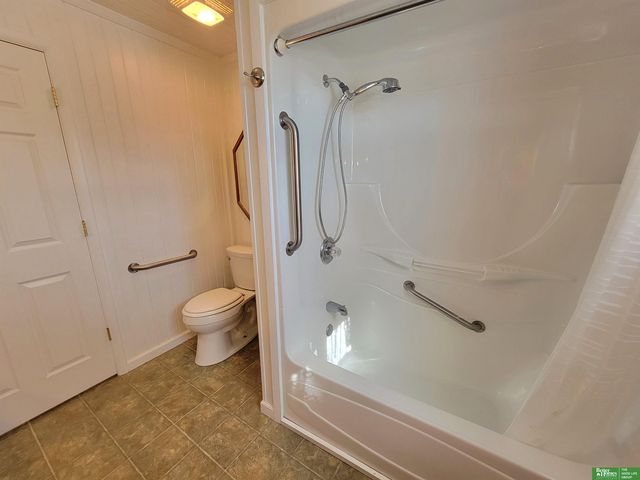 927 S Hutchins Avenue, York, NE 68467