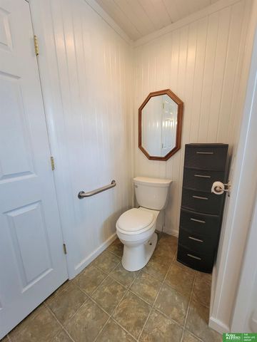 927 S Hutchins Avenue, York, NE 68467