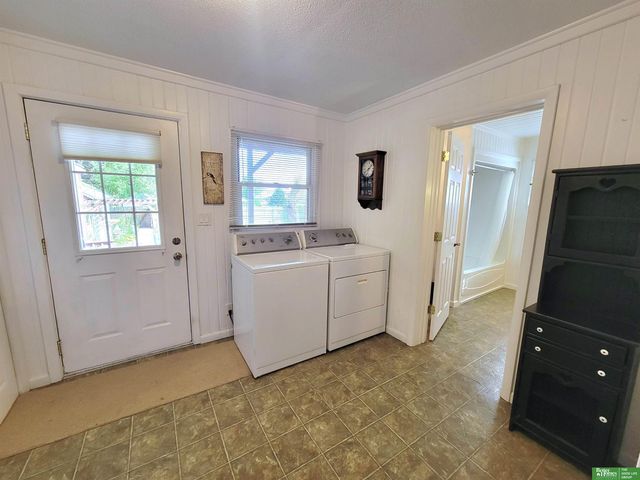 927 S Hutchins Avenue, York, NE 68467