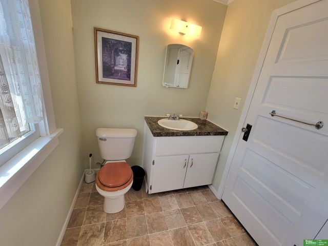 927 S Hutchins Avenue, York, NE 68467