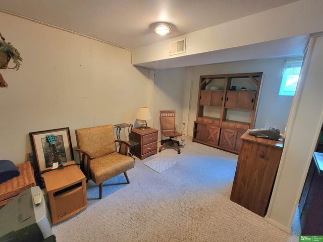 927 S Hutchins Avenue, York, NE 68467