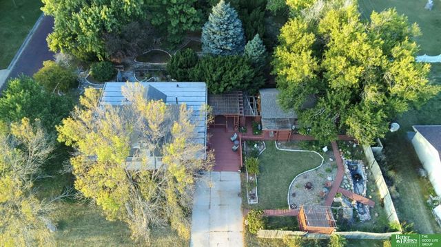 927 S Hutchins Avenue, York, NE 68467