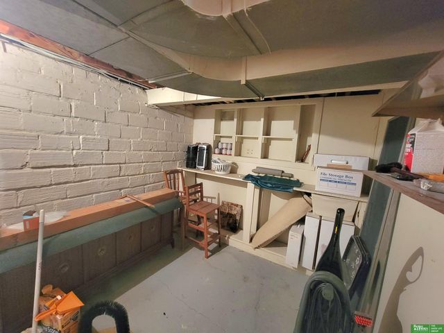 927 S Hutchins Avenue, York, NE 68467