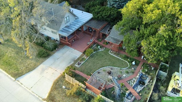 927 S Hutchins Avenue, York, NE 68467