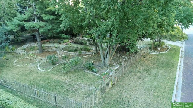 927 S Hutchins Avenue, York, NE 68467