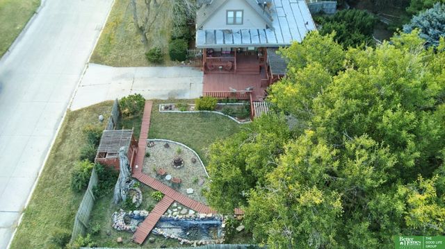 927 S Hutchins Avenue, York, NE 68467