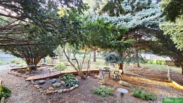 927 S Hutchins Avenue, York, NE 68467