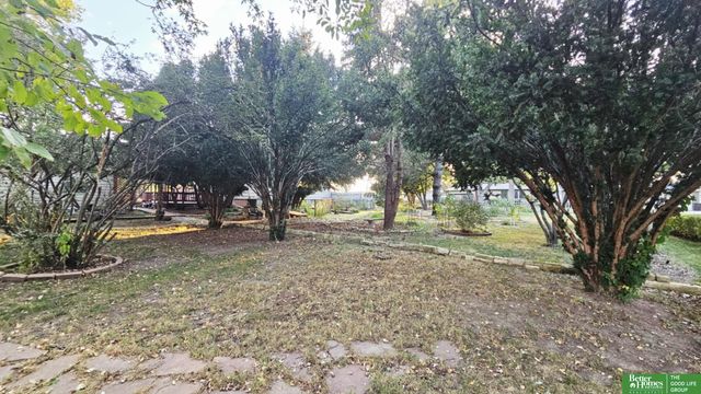 927 S Hutchins Avenue, York, NE 68467