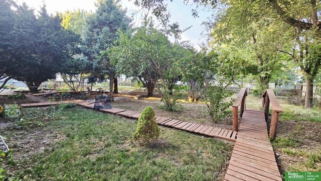 927 S Hutchins Avenue, York, NE 68467