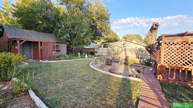 927 S Hutchins Avenue, York, NE 68467