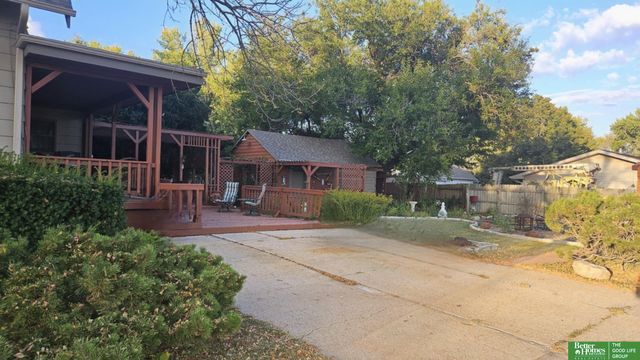 927 S Hutchins Avenue, York, NE 68467