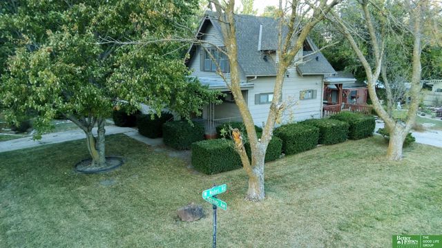 927 S Hutchins Avenue, York, NE 68467