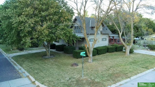 927 S Hutchins Avenue, York, NE 68467