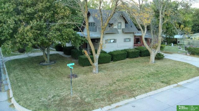 927 S Hutchins Avenue, York, NE 68467