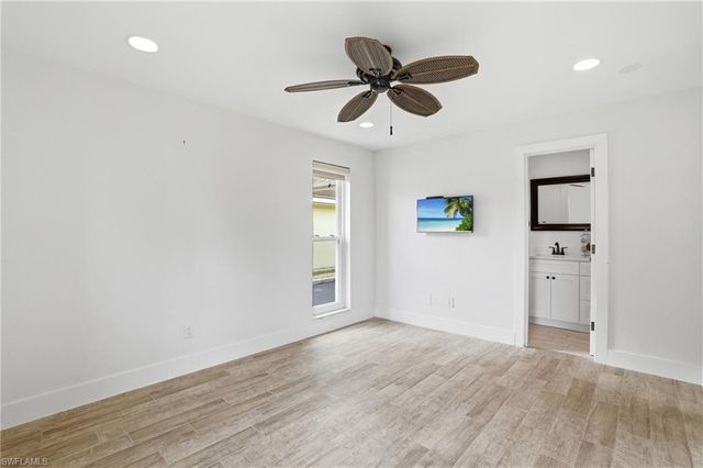 22 Kings RD A19, Naples, FL 34112