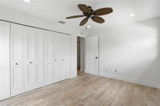 22 Kings RD A19, Naples, FL 34112