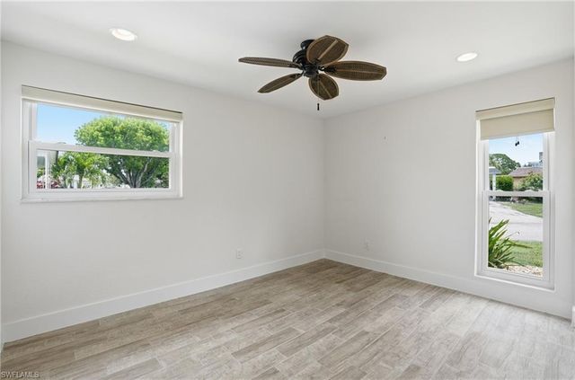 22 Kings RD A19, Naples, FL 34112