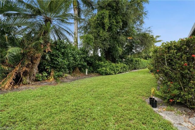 22 Kings RD A19, Naples, FL 34112