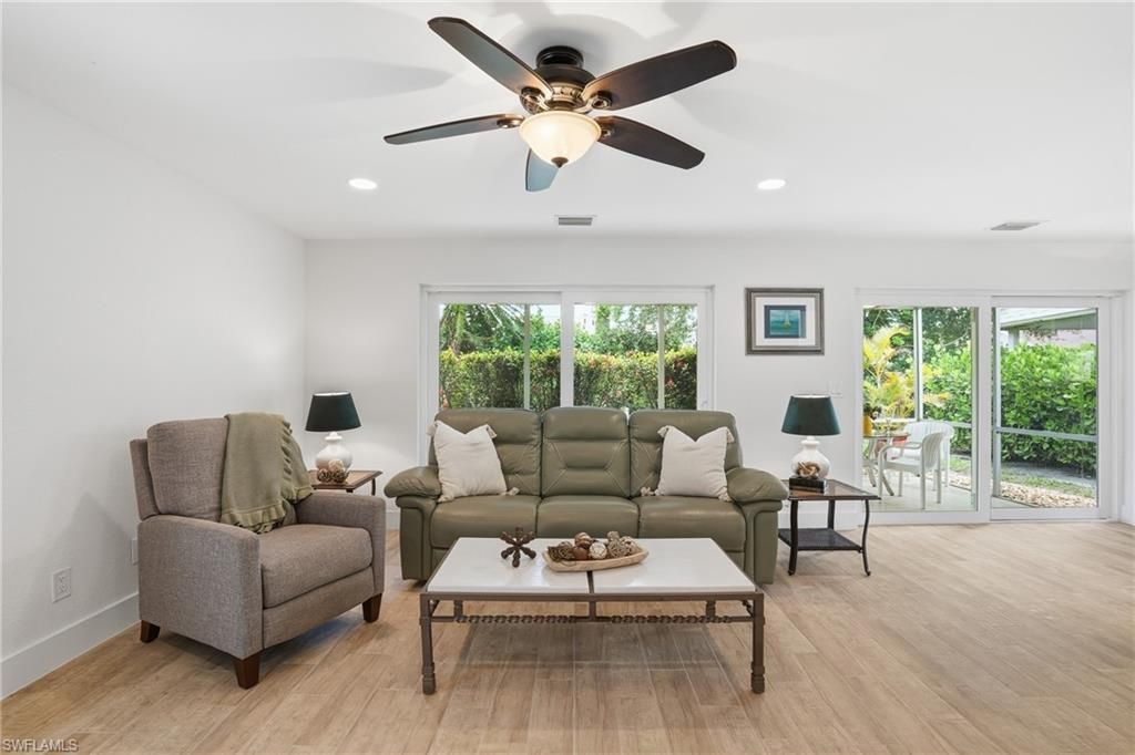 22 Kings RD A19, Naples, FL 34112