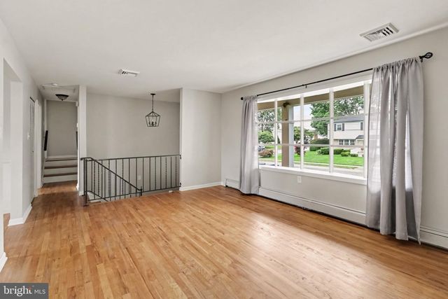 705 HENRY ST, Mechanicsburg, PA 17055